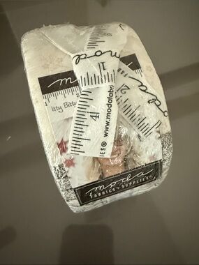 Moda - Primitive Gathering - itty bitty jelly roll fabric
